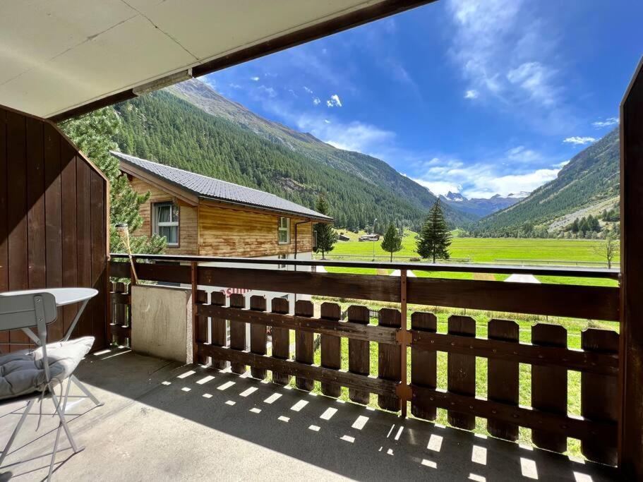 Pure Comfort! Entire Apartment With Abundant Space Near Zermatt With Parking! Tasch Ngoại thất bức ảnh