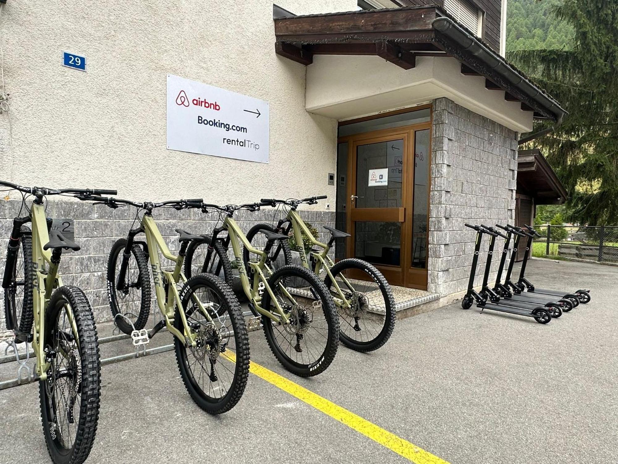 Pure Comfort! Entire Apartment With Abundant Space Near Zermatt With Parking! Tasch Ngoại thất bức ảnh